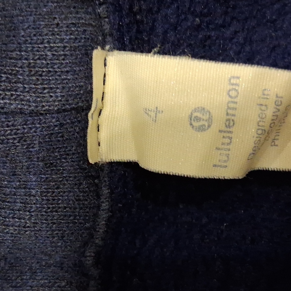 Lululemon Size 4 - Picture 3 of 6